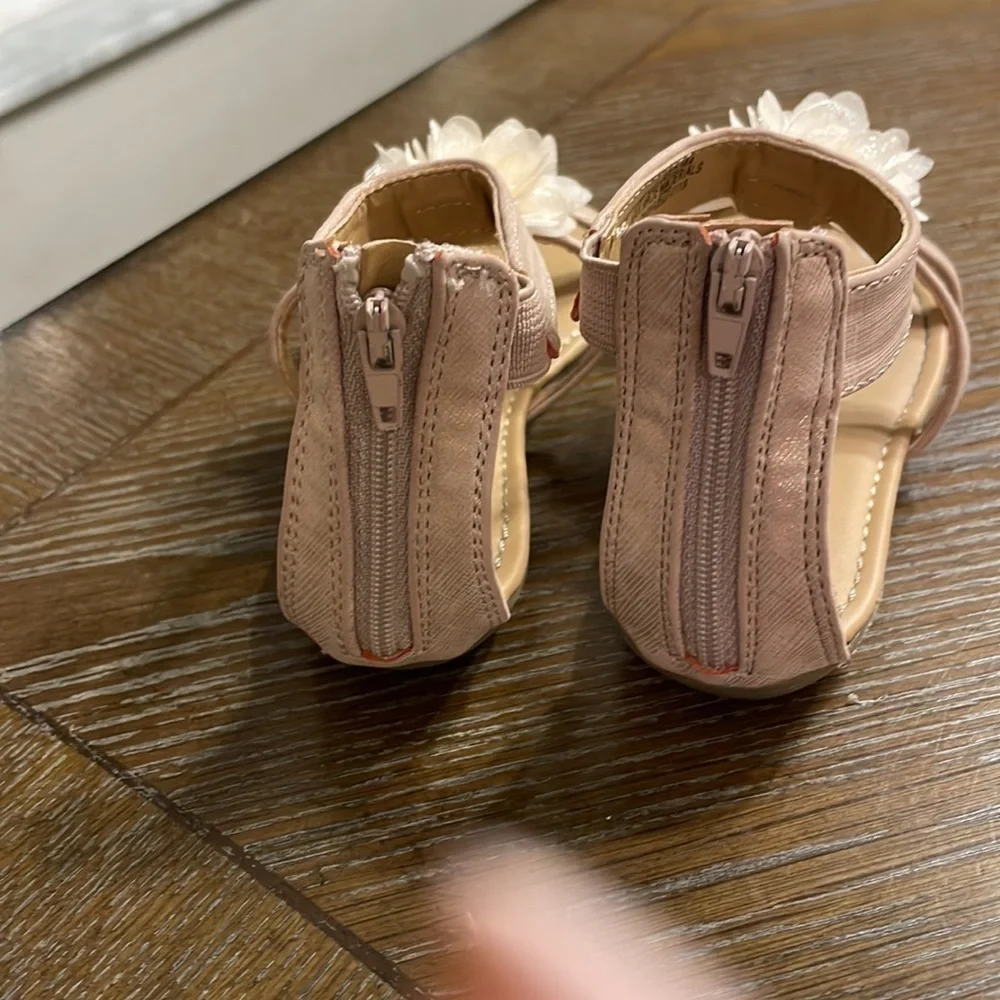 EUC Girls Sandals